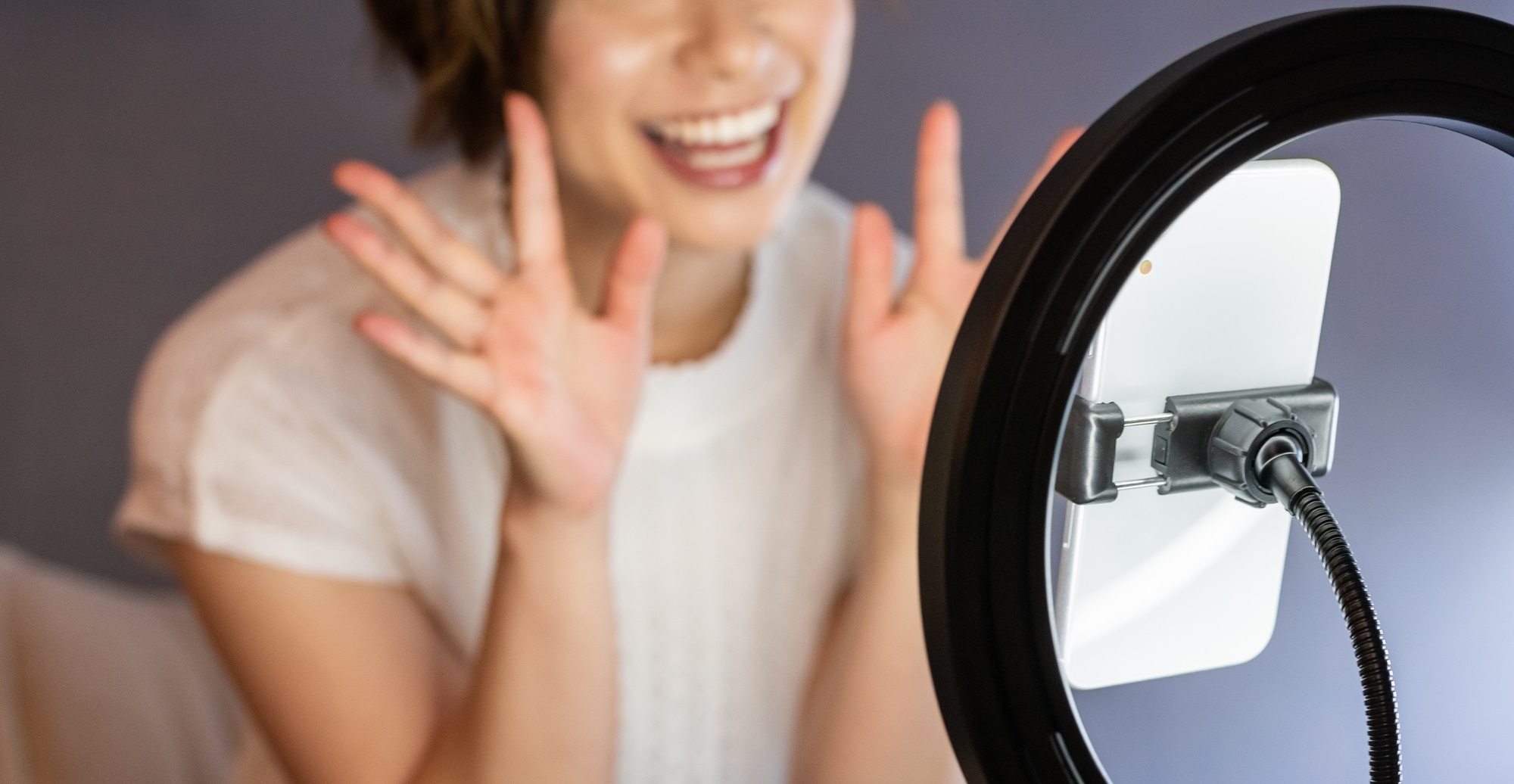 屋外でライブ配信するときに必要な設備とは?おすすめのモバイルWiFiや選び方を解説