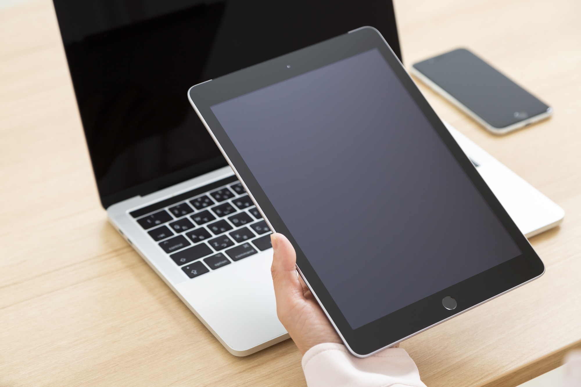 WiFiモデルのiPadでネットにつなぐおすすめの方法!モバイルWiFiが便利な理由とは