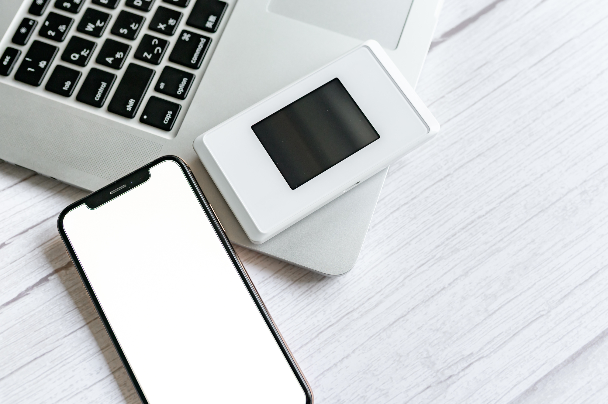 ポケット型WiFiの仕組みとは｜メリット・デメリットやおすすめの使い道を紹介